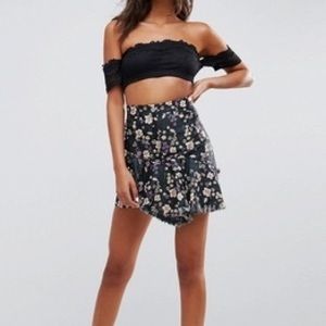 SOLD! Missguided Jacquard Layered Floral Skirt